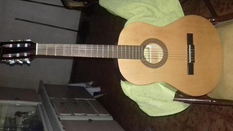 GUITARRA CRIOLLA,MARCA GRACIA,modelo M1. VENDO