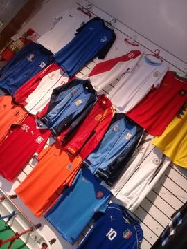 Camperas Y Conjuntos Y Medias de Futboll