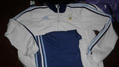 Conjunto Adidas en Buen Estado