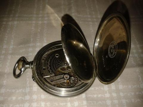 Antiguo reloj de bolsillo, marca Longines, sin faltantes