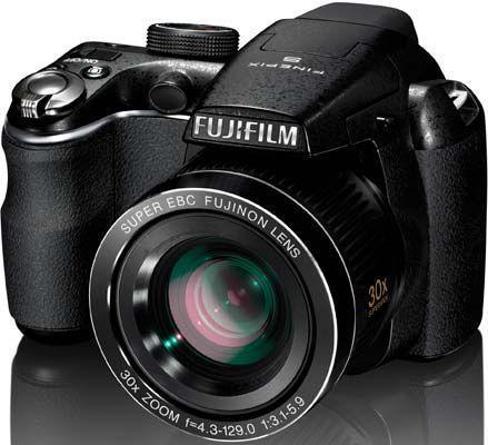 Camara digital semi reflex Fujifilm Finepix S4000 impecable como nueva. 14MP, filma HD correa CD caja y manual