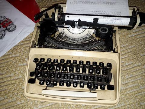 Vendo Maquina de Escribir