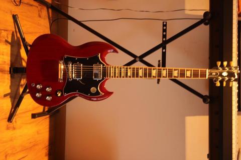Guitarra Gibson SG Standard 2010 Cherry