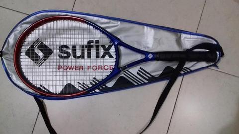 Raqueta de tenis usada en muy buenas condiciones marca Sufix