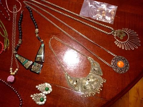 vendo lote de 20 piezas de bijouteri