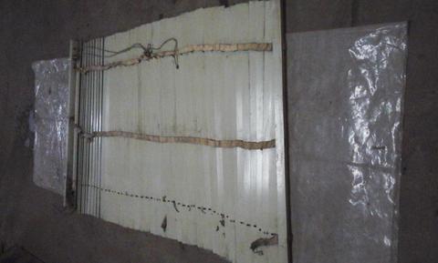2 cortinas venecianas de madera, a restaurar