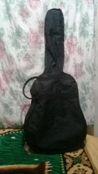 Vendo Guitarrra Criolla con Funda