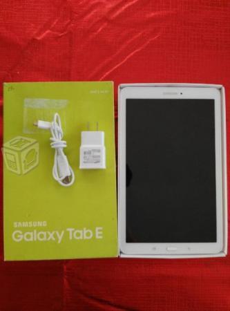 Tablet Samsung Tab e t560 9.6 pulgadas en caja