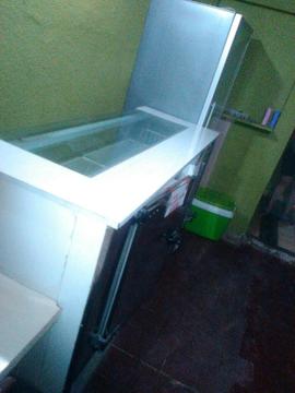 Vendo Heladera Buen Estado de Acero Inox