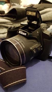 Nikon B700