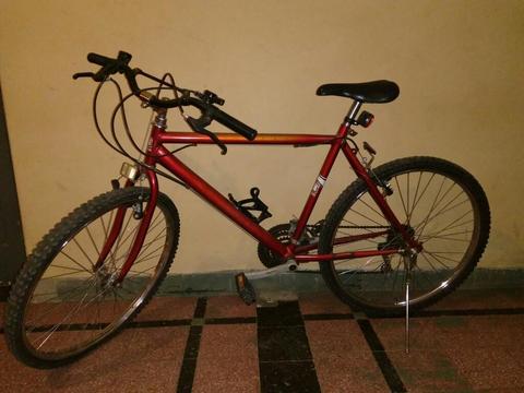 Vendo Bicicleta R26 con Cambios Shimano