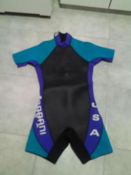 Traje de neoprene corto Kabbani