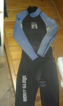 Vendo Traje de Neoprene Talle Xs. 5.3