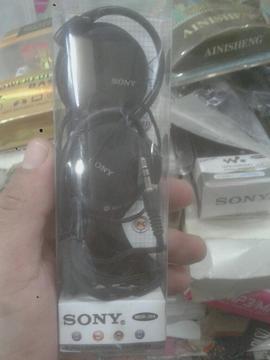 Auricular Sony Color Negro, con garantia, en caja, producto nuevo, mi celu 1566933791, local en