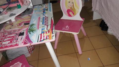 Mesa Más Sillas Barbie , Pura Madera