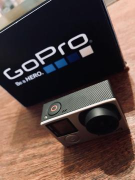 GO PRO HERO 4 SILVER CON PANTALLA DE LED PALO ORIGINAL PERMUTO