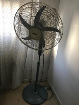 Ventilador de Pie Atma