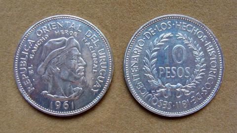 Moneda de 10 pesos de plata Uruguay 1961