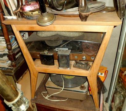 Mesa ratona ò de TV rinconera guatambu diseño retro vintage