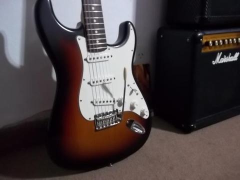 FENDER STRATOCASTER HIGHWAY ONE USA! Y PUAS GIBSON PRS IBANEZ JACKSON