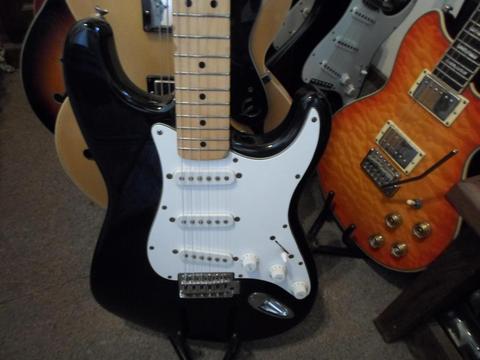 FENDER STRATOCASTER STD MADE IN USA 1991 !!! UNICA !!! Y PUAS GIBSON PRS IBANEZ