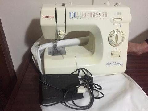 Maquina de Coser Singer