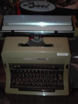 Máquina de escribir Olivetti Lettera 88
