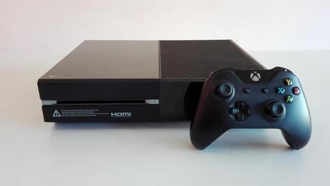 Xbox One 500 Gb con Fifa 18 Gta V Fortni