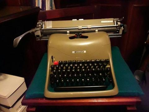 Máquina De Escribir Olivetti Lexikon 80. Impecable !