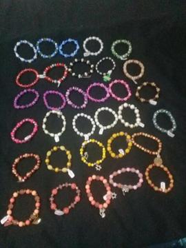 Vendo Urgente Lote de 30 Pulseras