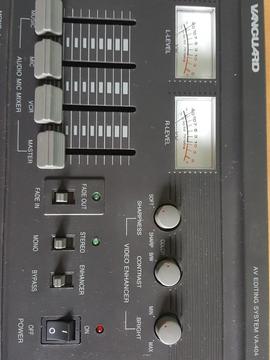 Consola Vanguard Va404