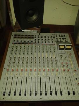 Consola Allen Heath/mbi Studio 12 radiodifusión o grabación