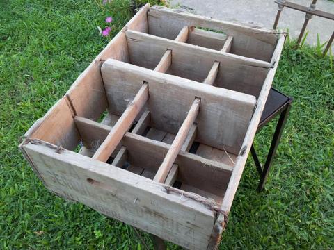 antiguo cajon de soda