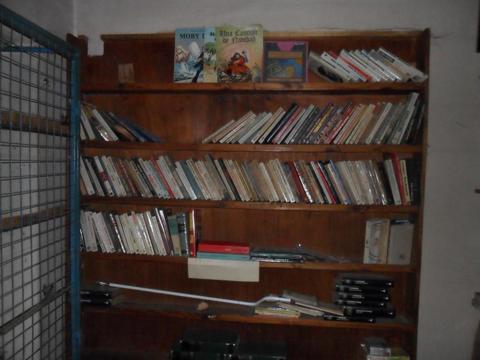 mueble para cd, dvd o libros