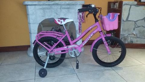 Vendo bicicleta de niña rodado 16 nueva con accesorios...ESPECIAL DIA DEL NIÑO!!!