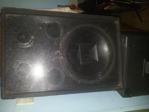 Parlantes Marca Bravox originales 18p armados ,excelente sonido y fidelidad