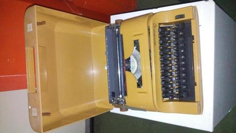 Maquina de escribir de los 70