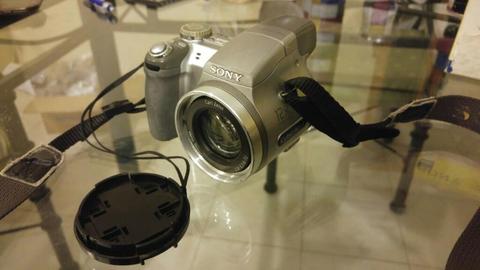 Camara de Fotos Digital Sony Modelo H2