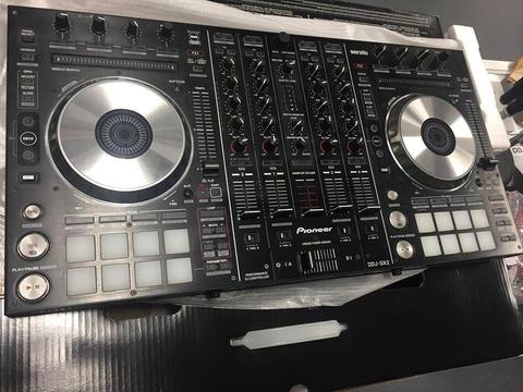 Pioneer DdJ SX2 DJ controller