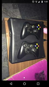 Vendo Xbox 360 Slim Chipeada