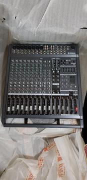 Consola Mixer Yamaha Emx 5000 12canales