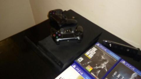 Play Station 4 .. Camara.. Dos Jostiks 7