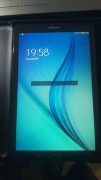 Tablet Samsung Tab E Smt560 9,6 Como Nueva Con Funda