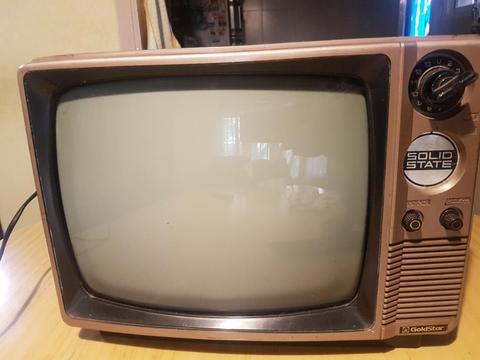Televisor Antiguo Sin Funcionar Vintage Ideal Decoracion