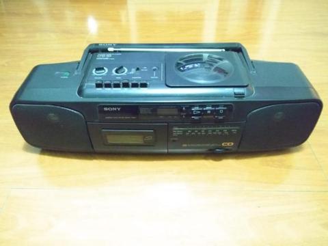 Radio casetera y grabadora CD Marca Sony