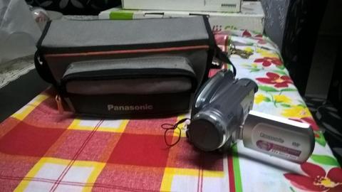 FILMADORA PANASONIC ZOON 32X HD