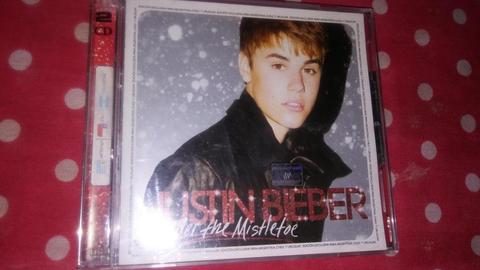 Justin Bieber Under The Mistletoe Cddvd