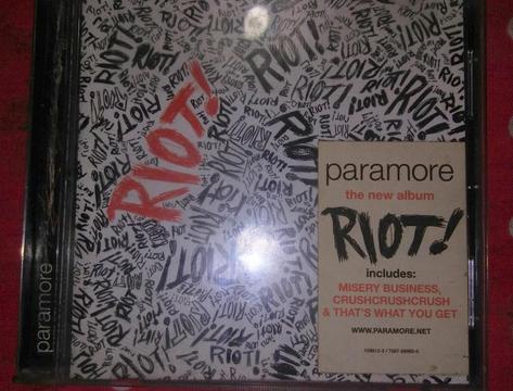 Paramore Riot!