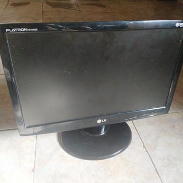 Monitor Lg Lcd 18,5' Cables