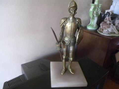 DON QUIJOTE DE LA MANCHA EN BRONCE Y MÁRMOL